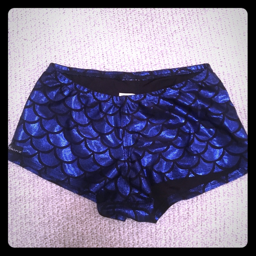 Skinz booty shorts